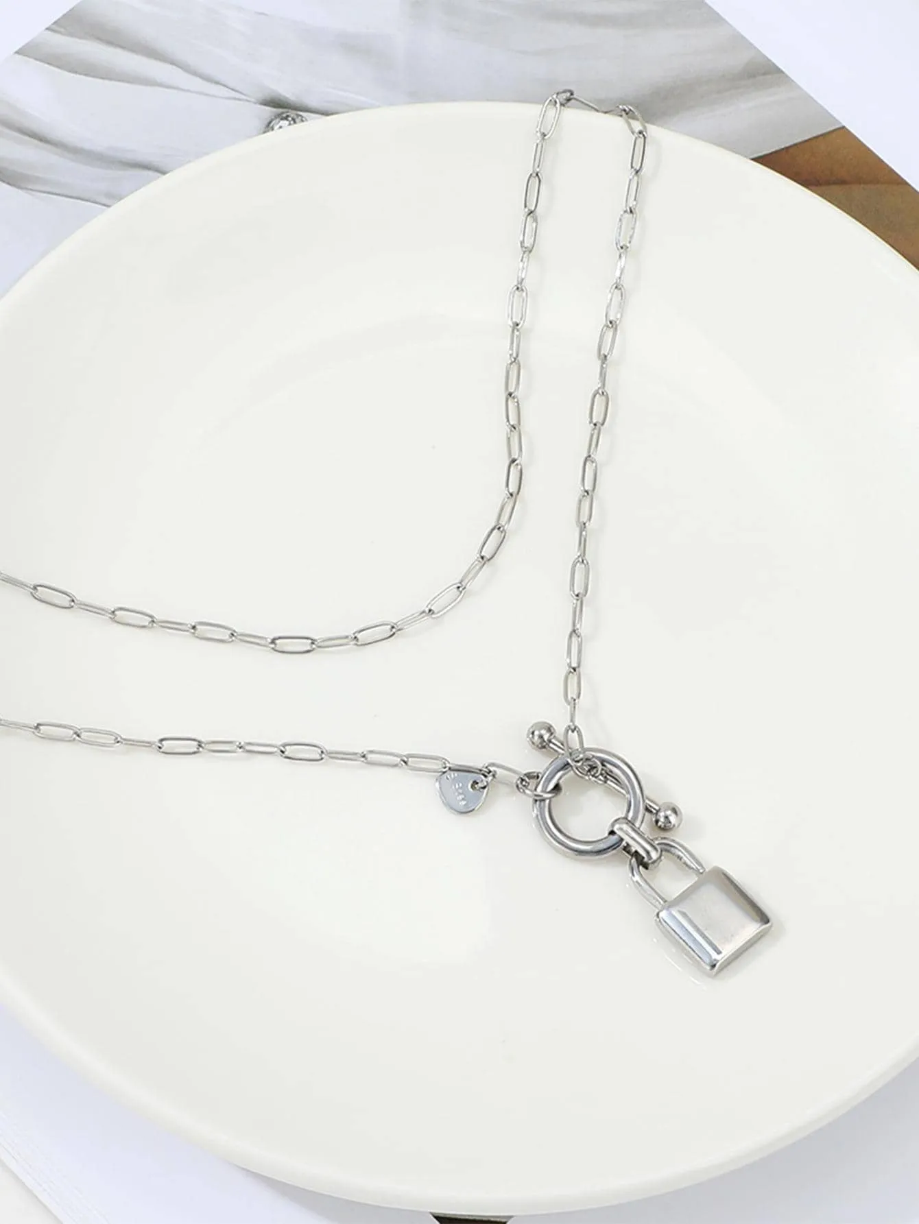 1pc Fashionable Stainless Steel OT Buckle Lock Design Pendant Necklace For Women For Dating Gift