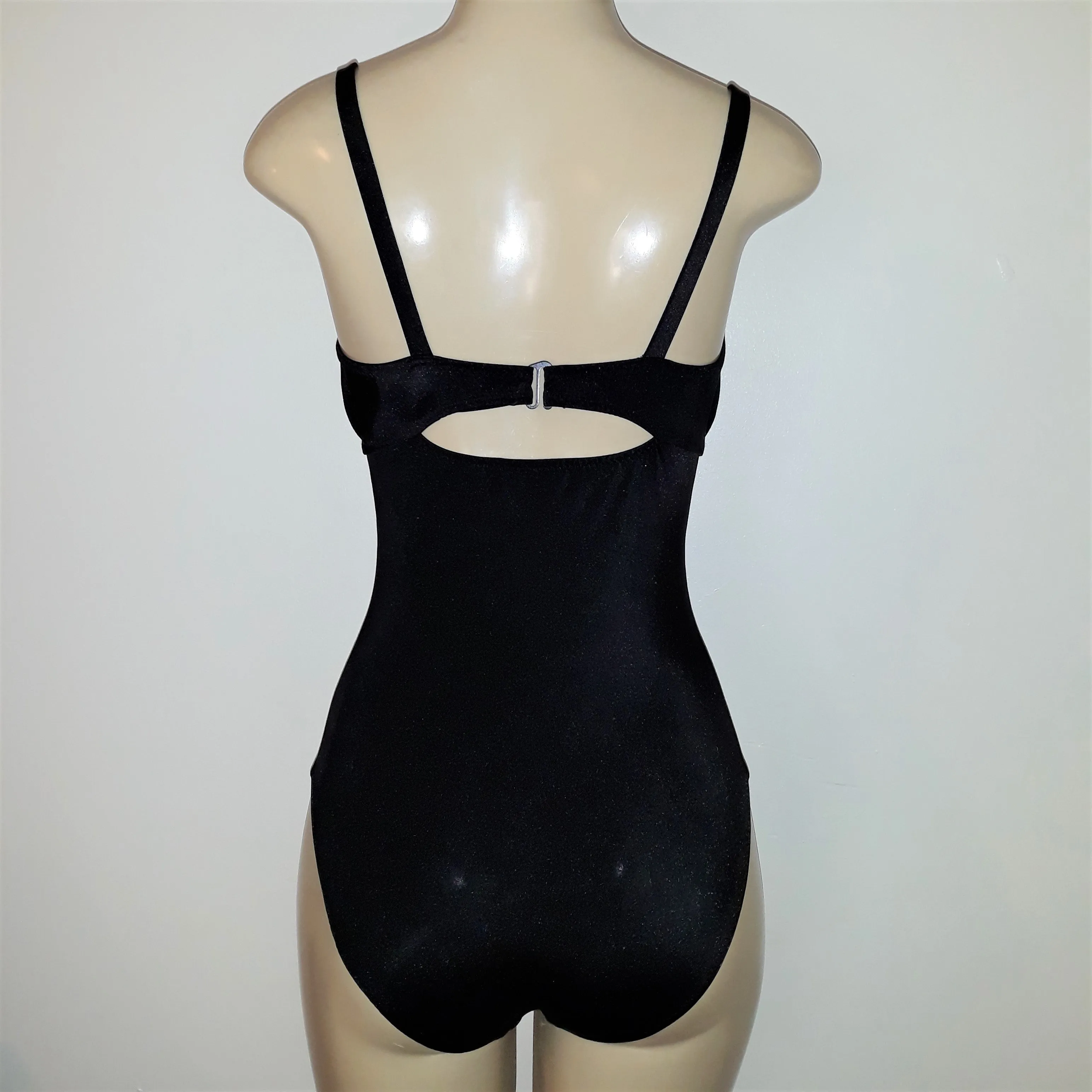 Support Underwire One Piece Swimsuit